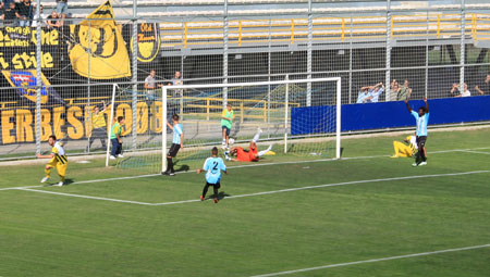 Il primo gol di Saraniti (Viterbese Castrense) al 16°