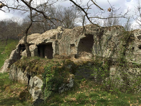Eremo di San Leonardo, nel territorio del Comune di Vallerano